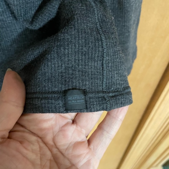 #182- UNIQLO-Heat tech ultra warm - Picture 2 of 3